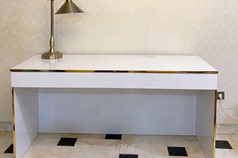 میز تحریر سفید