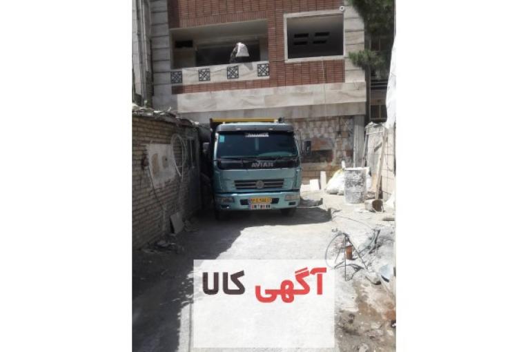 حمل نخاله بانیسان کمپرسی ودراوردن نخاله ازپارکینگ